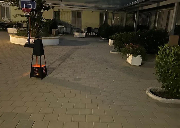 Molto Benissimo أوترانتو